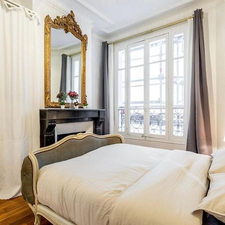 Abbesses - Superbe appartement avec cheminées Paris Extérieur photo