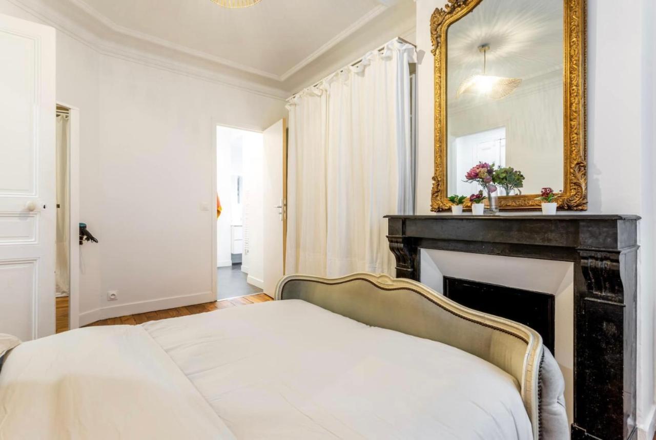 Abbesses - Superbe appartement avec cheminées Paris Extérieur photo