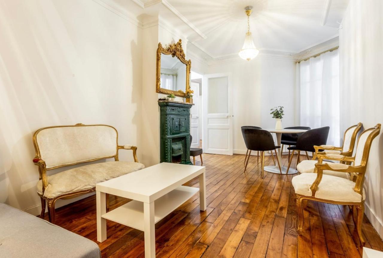 Abbesses - Superbe appartement avec cheminées Paris Extérieur photo